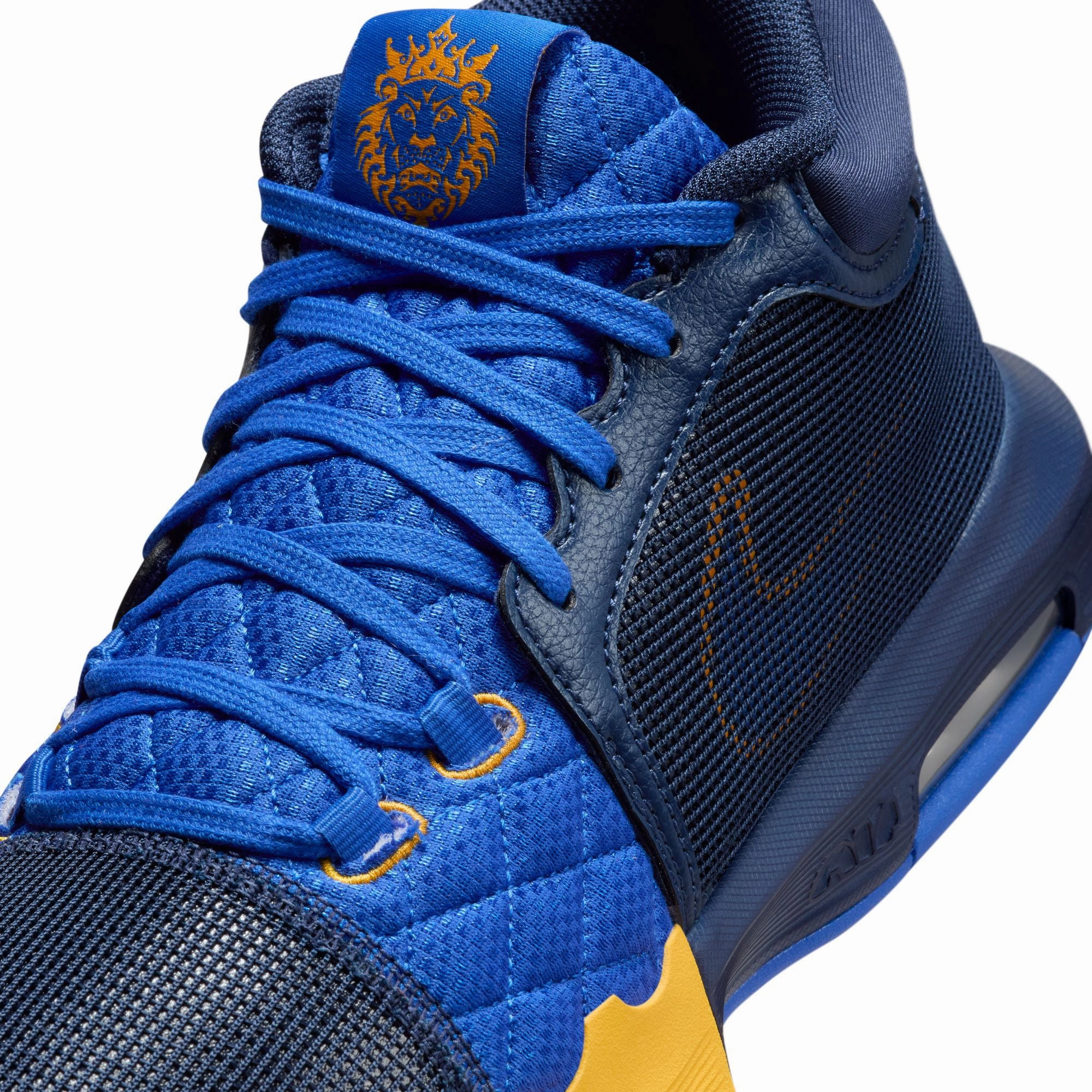 LeBron Witness 8 Men's Basketball Shoes