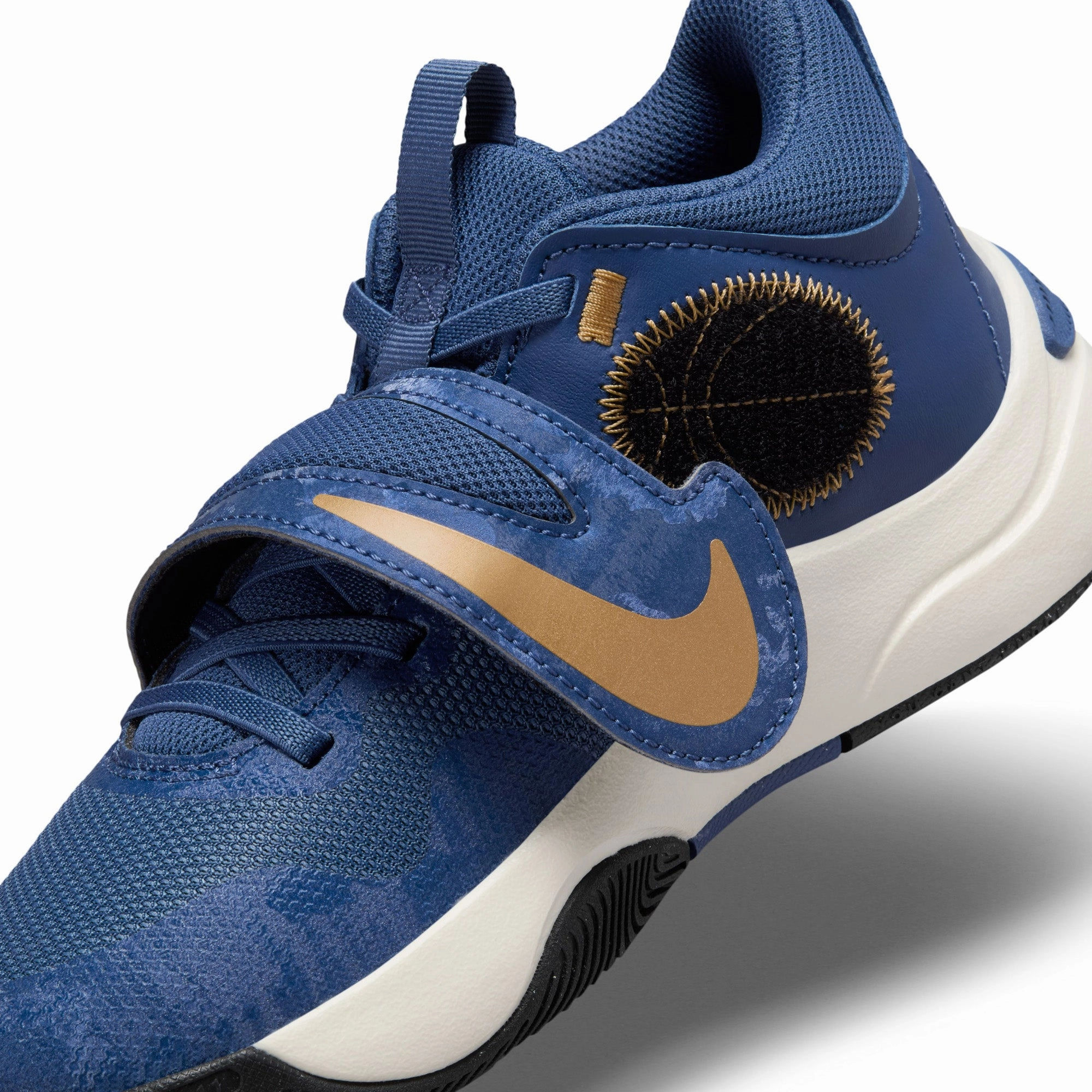 Team Hustle D 11 Junior's Basketball Shoes