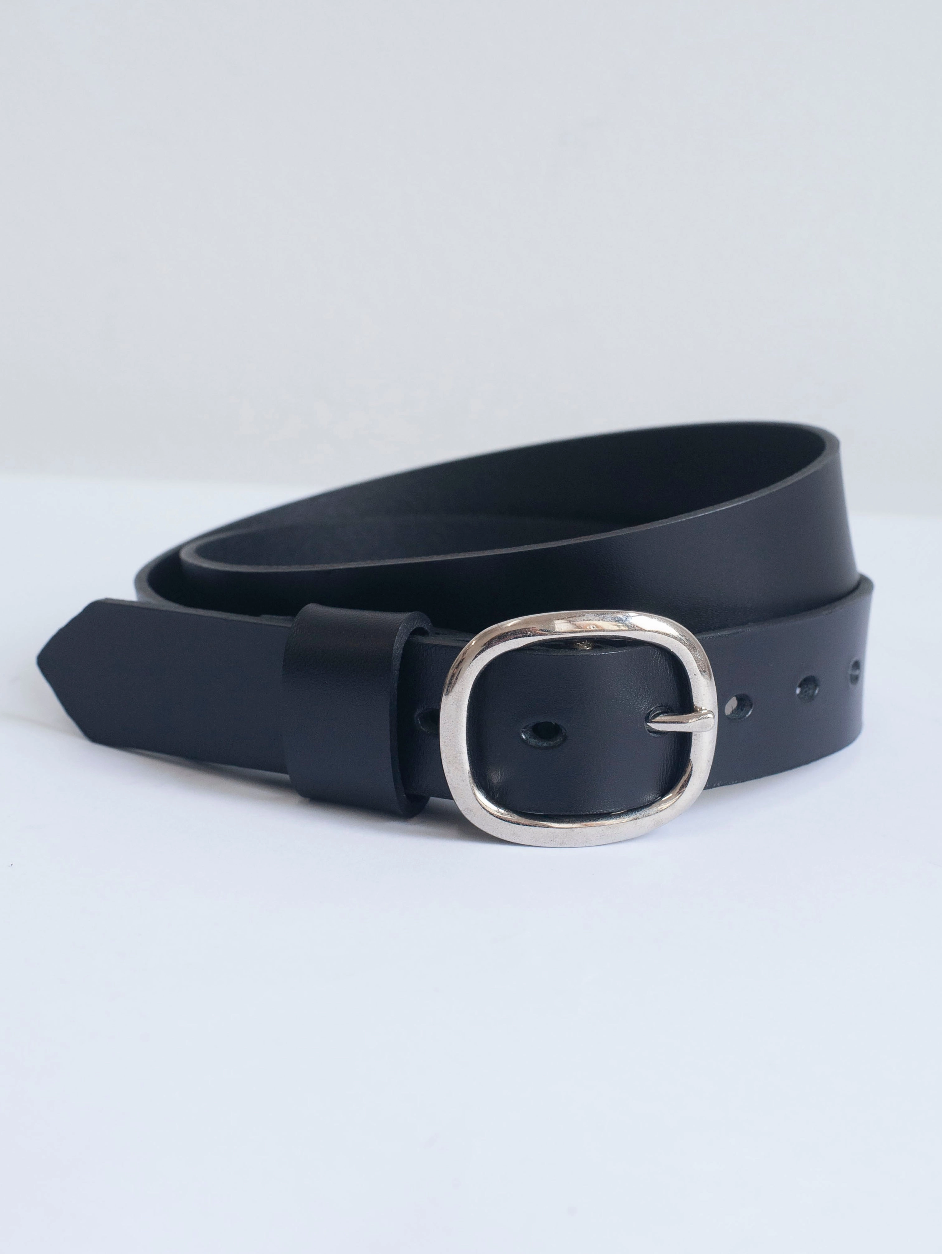 The Lair Oval Buckle Belt Silver