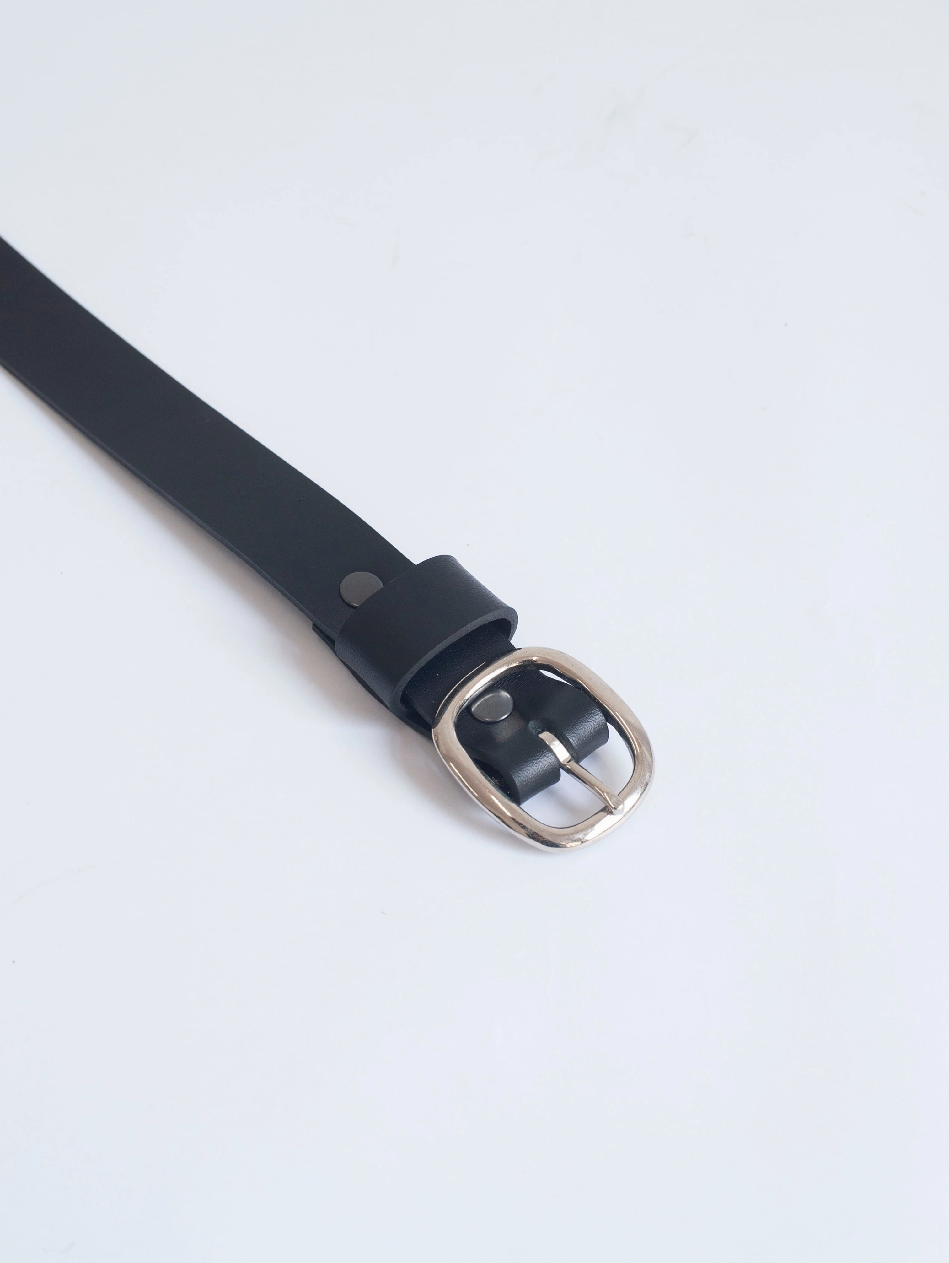 The Lair Oval Buckle Belt Silver